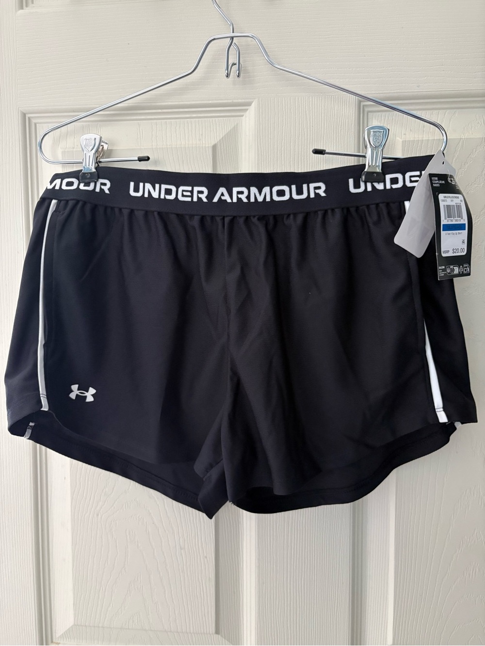 NWT Girls Under Armour Tech Play Up Shorts Black/White, Pockets Youth XL